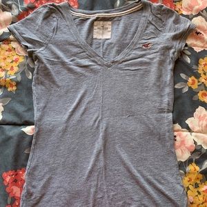 Basic v-neck tee